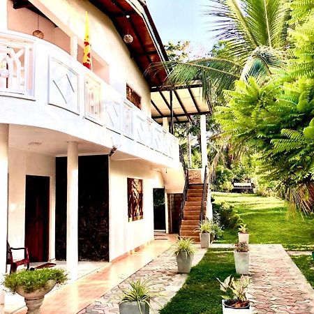 Thusitha S Nest Hotell Dikwella Eksteriør bilde